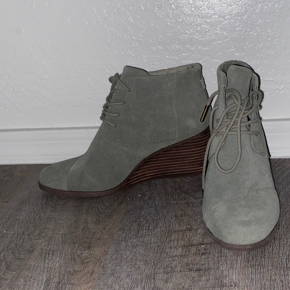 Women's Suede Ankle Boots - Gray